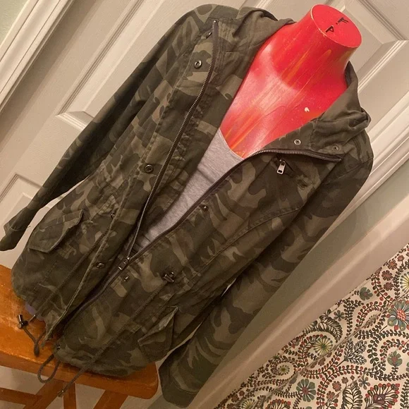 OUTER EDGE Green Camo Utility Jacket - Picture 11 of 15